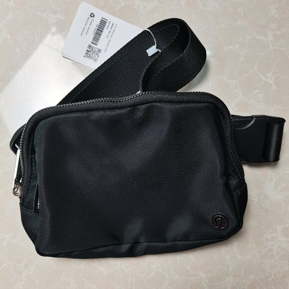Lululemon Handbags - Black Lululemon Everywhere Belt Bag